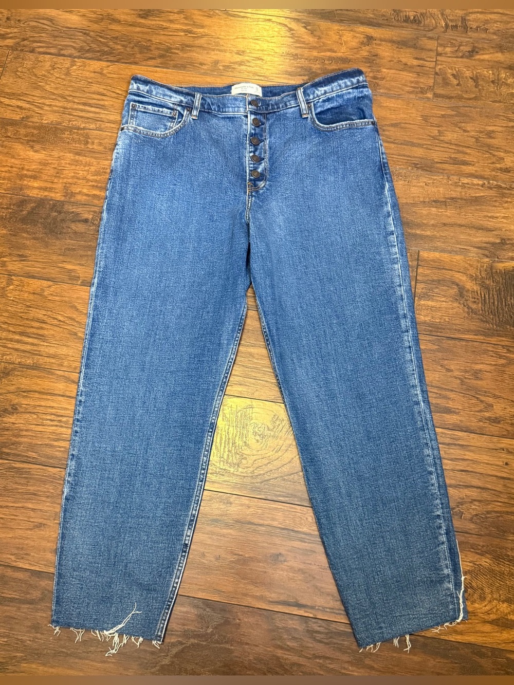 NWT Abercrombie High Rise Mom Jeans Button Fly Raw Hem Blue Denim Y2K Size 33 L